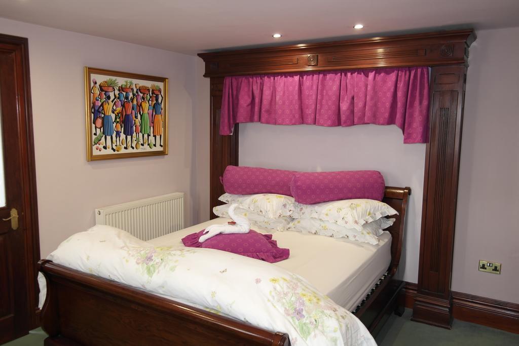 Little Red Rooster Rest Otel Tenby Oda fotoğraf